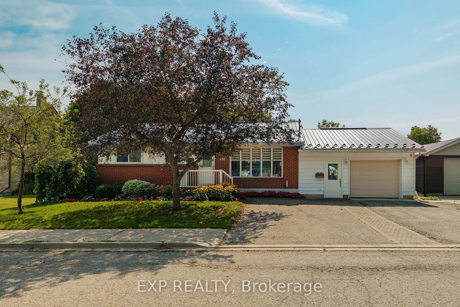 Property Photo:  250 Albert Street  ON N0G 2P0 