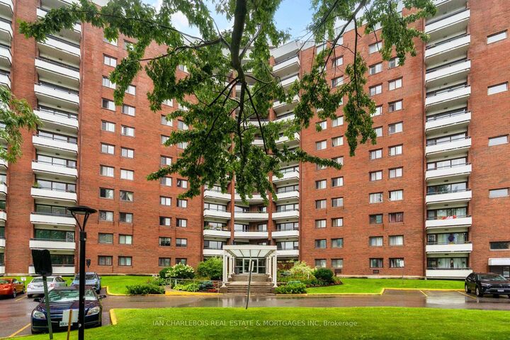 Property Photo:  20 Chesterton Drive 908  ON K2E 6Z7 