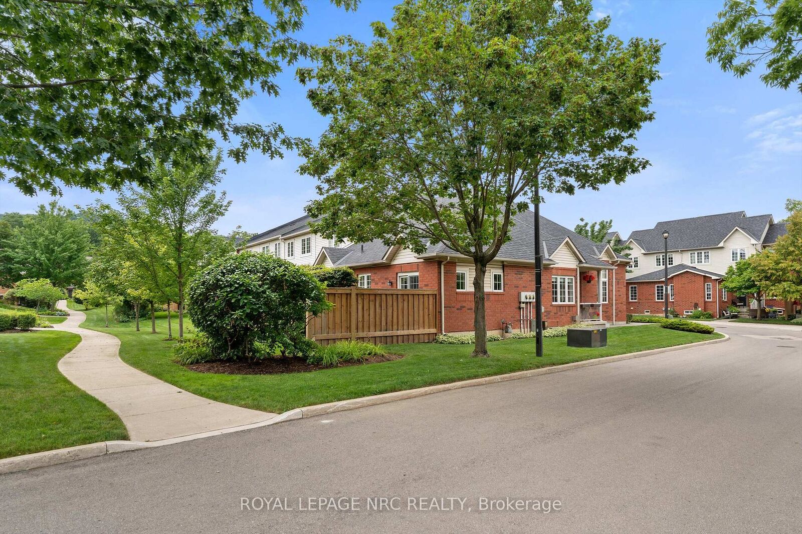 Property Photo:  100 Beddoe Drive 77  ON L8P 4Z2 