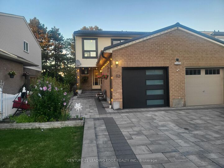 Photo de la propriété: 63 Nabob Crescent ON M1B 2Z1