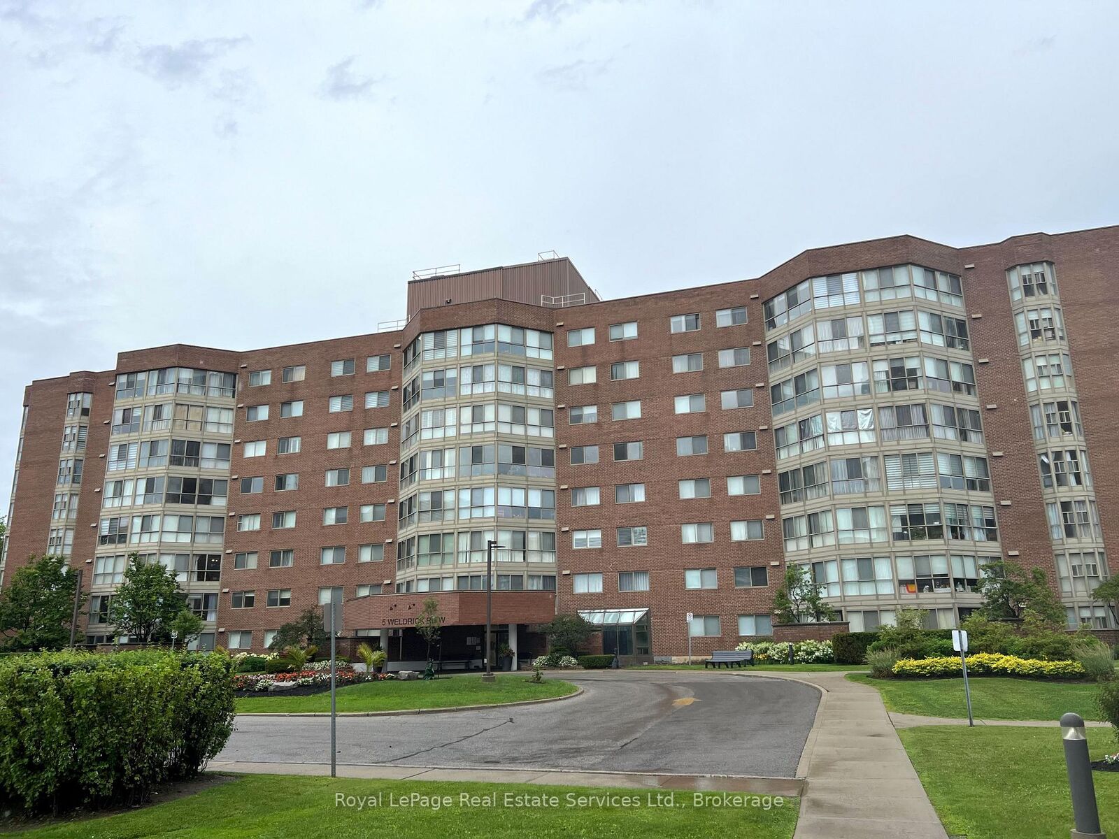 Property Photo: 5 Weldrick Road W 611 ON L4C 8S9