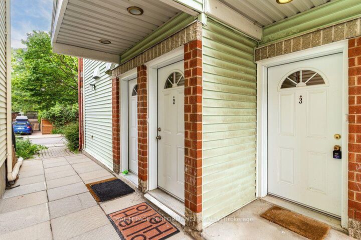 Property Photo: 6 Omeara Street 3 ON K1Y 4T1