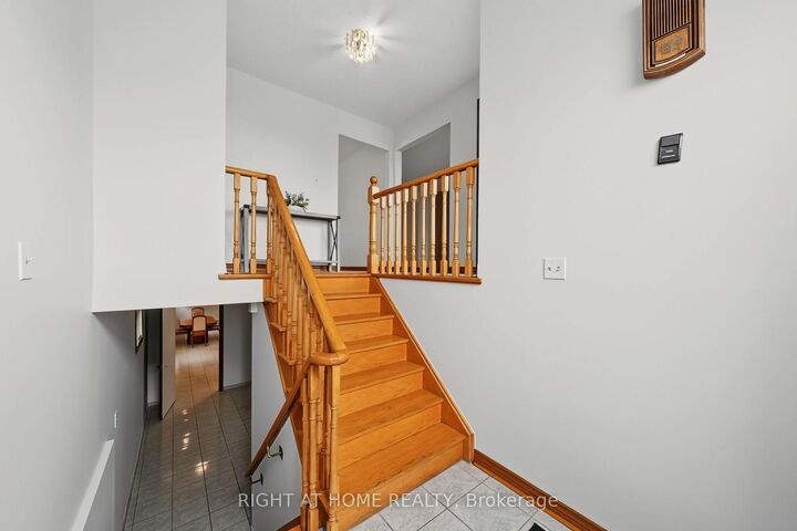 Property Photo: 9 Twinberry Crescent ON L4L 3X5