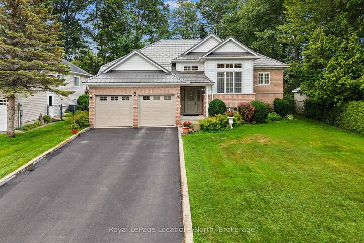 Property Photo: 4 Trailwood Place ON L9Z 1M6