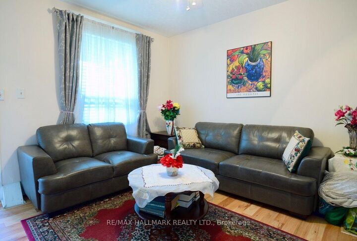 47 Dentonia Park Avenue — photo 1