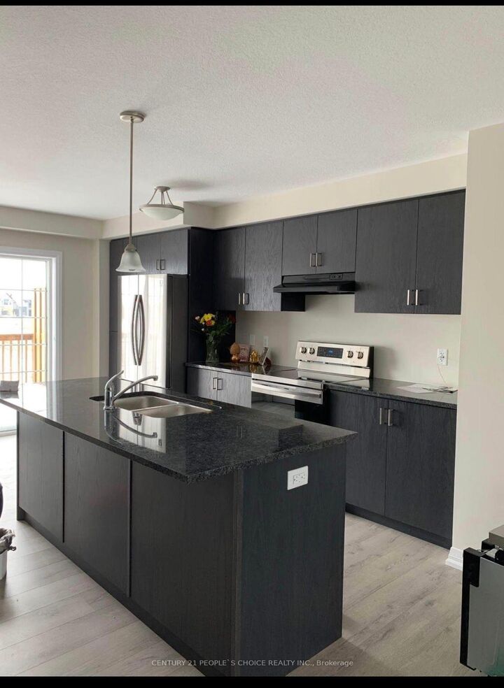 Property Photo:  92 Monarch Woods Drive  ON N2P 0K1 