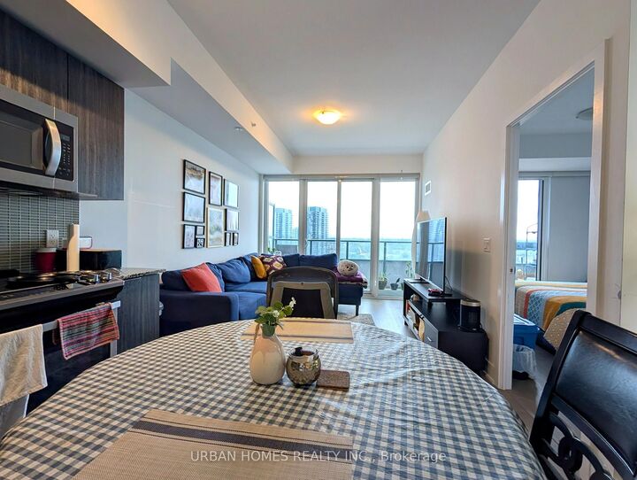 Property Photo:  30 Shore Breeze Drive 1512  ON M8V 0J1 