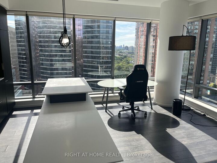 Property Photo: 5 St Joseph Street 1508 ON M4Y 0B6