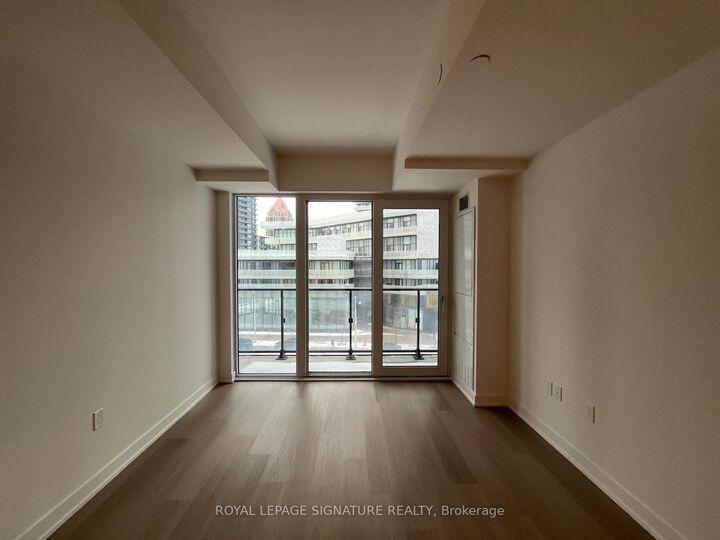 Property Photo: 448 Burnhamthorpe Road W 312 ON L5B 4M6