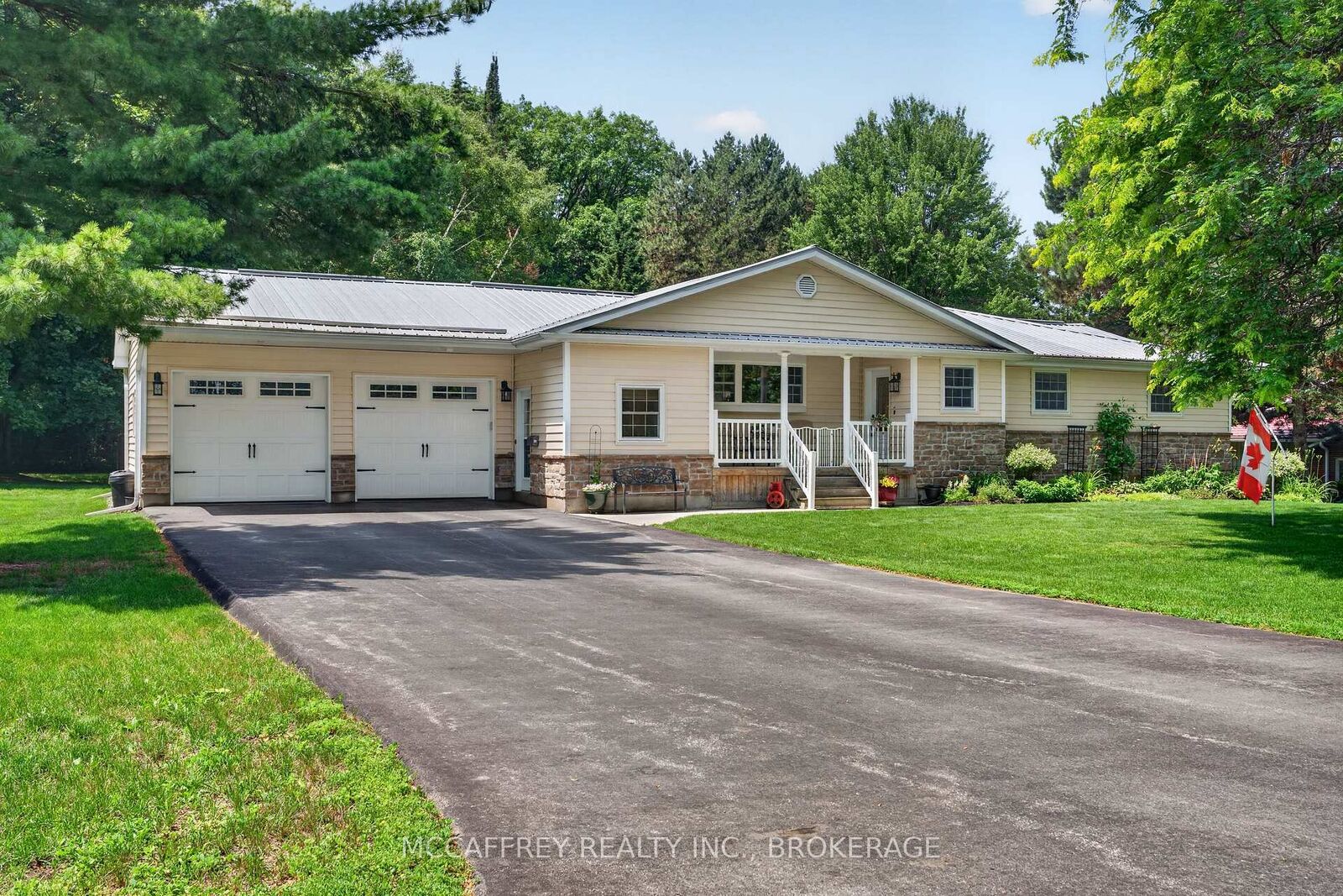 Property Photo: 62 Edgewood Drive ON K7R 3K4
