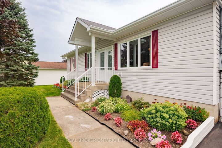 Property Photo:  20392 Roy Crescent  ON K0C 1L0 