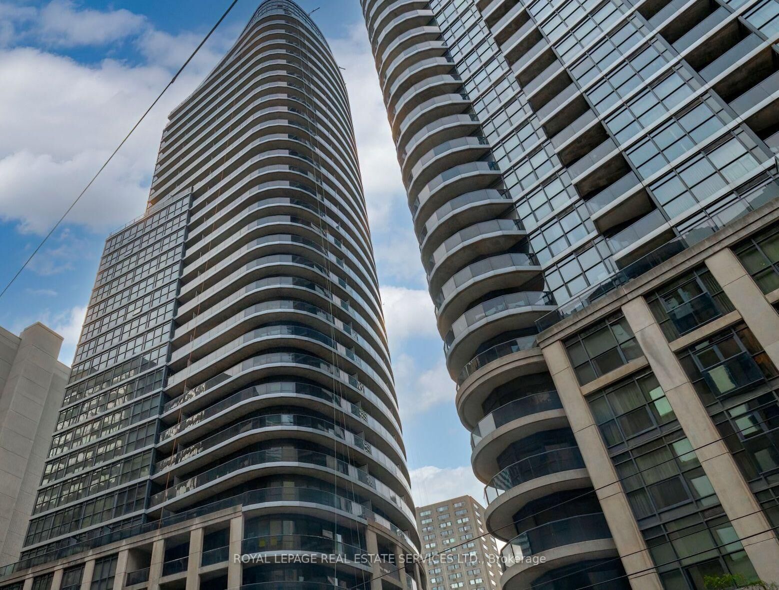 Property Photo: 25 Carlton Street 603 ON M5B 1L4