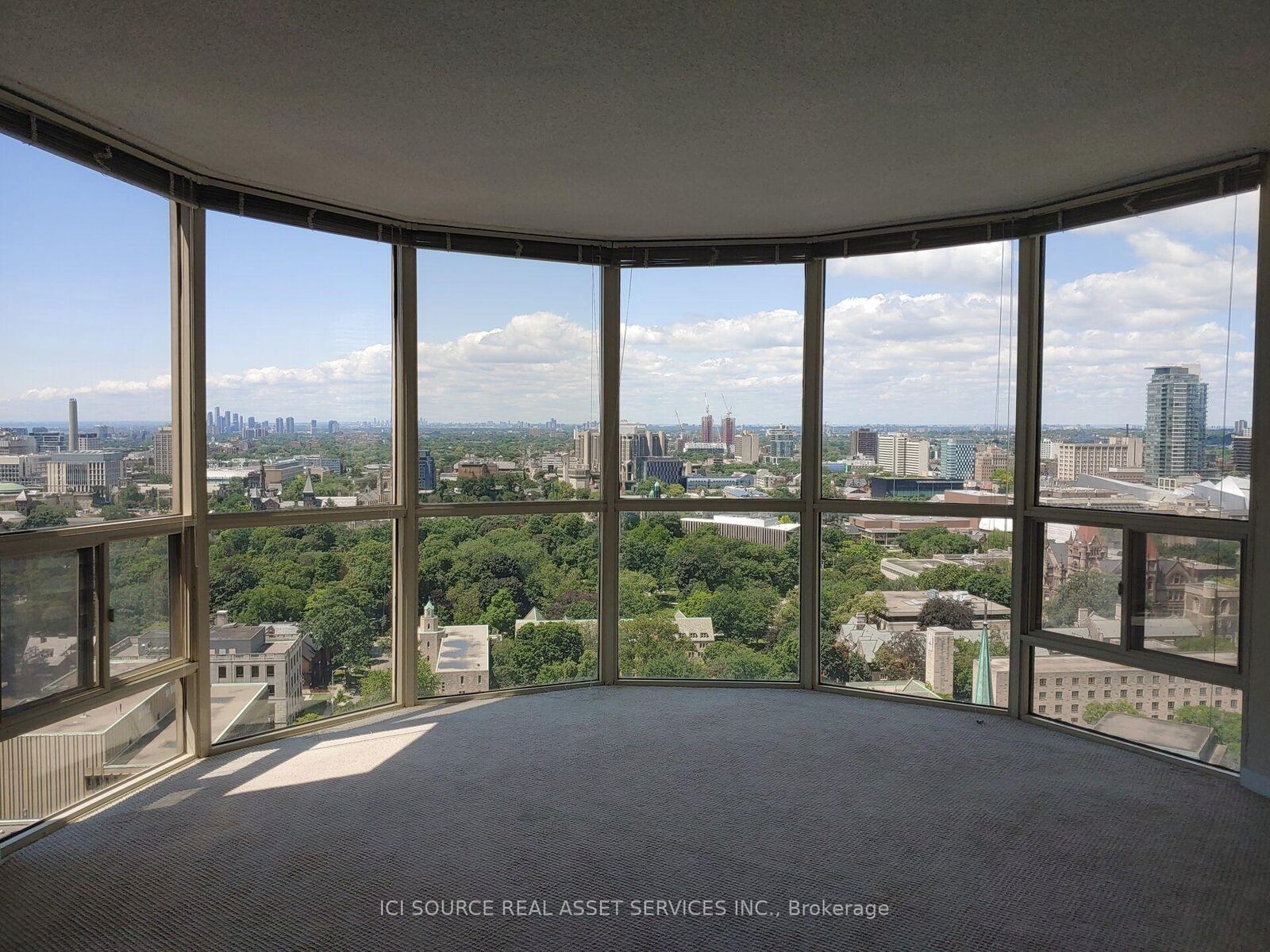 Property Photo:  44 St Joseph Street 2514  ON M4Y 2W4 