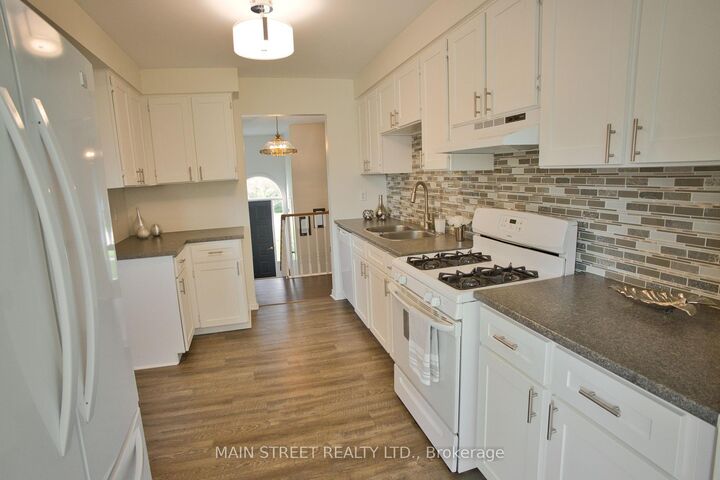 Property Photo: 97 Riverglen Drive ON L4P 2R3