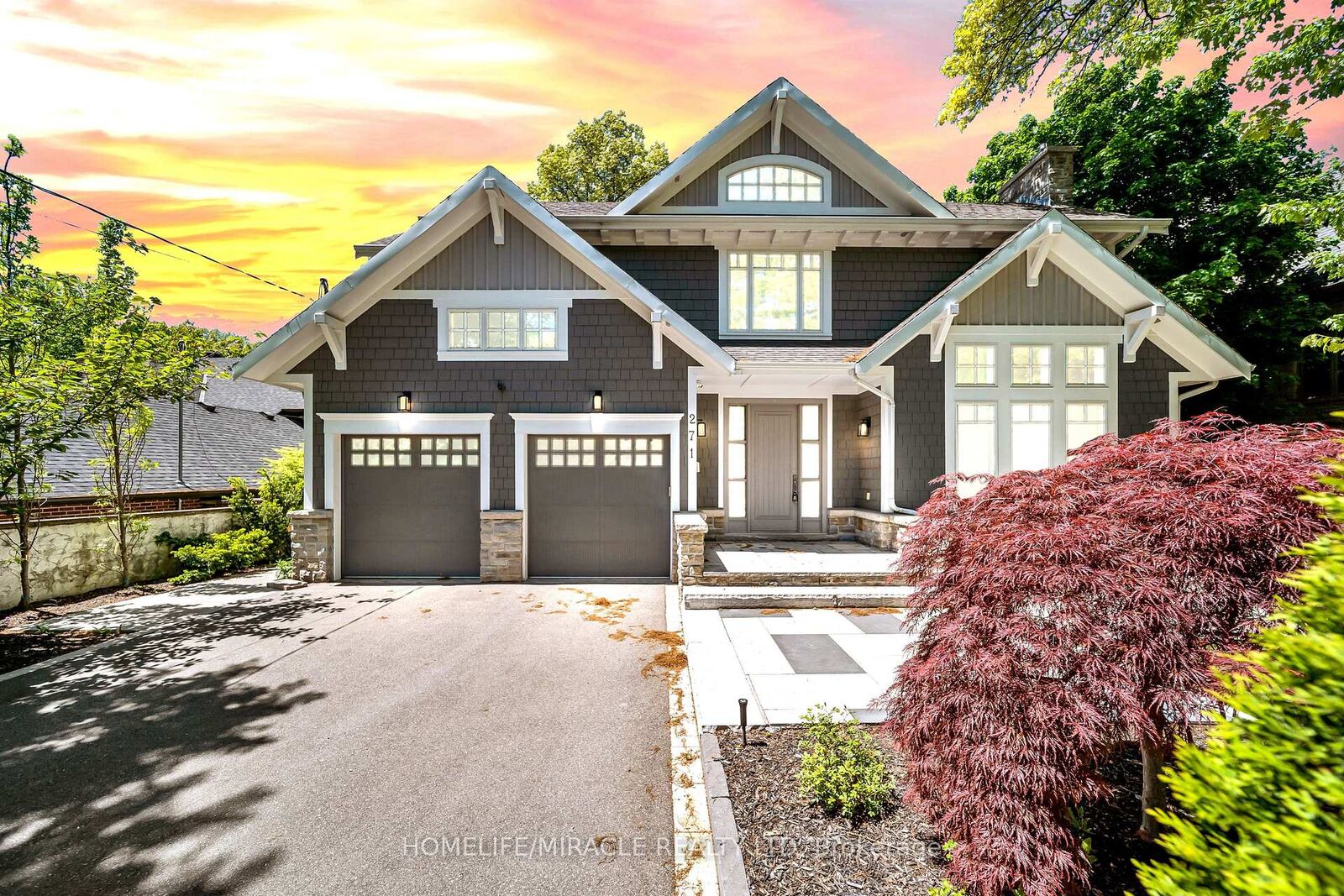 Property Photo: 271 Oakhill Road ON L5G 2P8