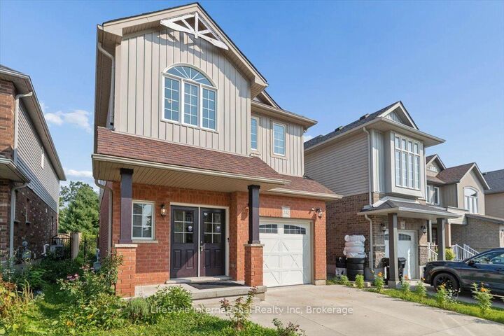 Property Photo: 242 Moorlands Crescent S ON N2P 0C4