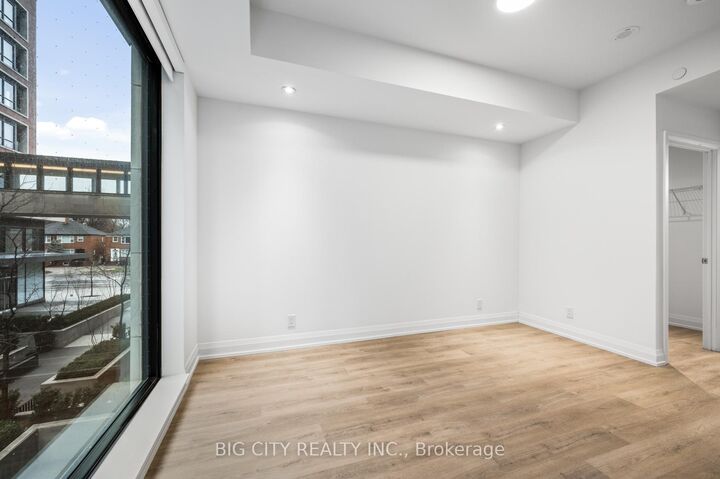 Property Photo:  36 Brentcliffe Road M04  ON M4G 0E1 