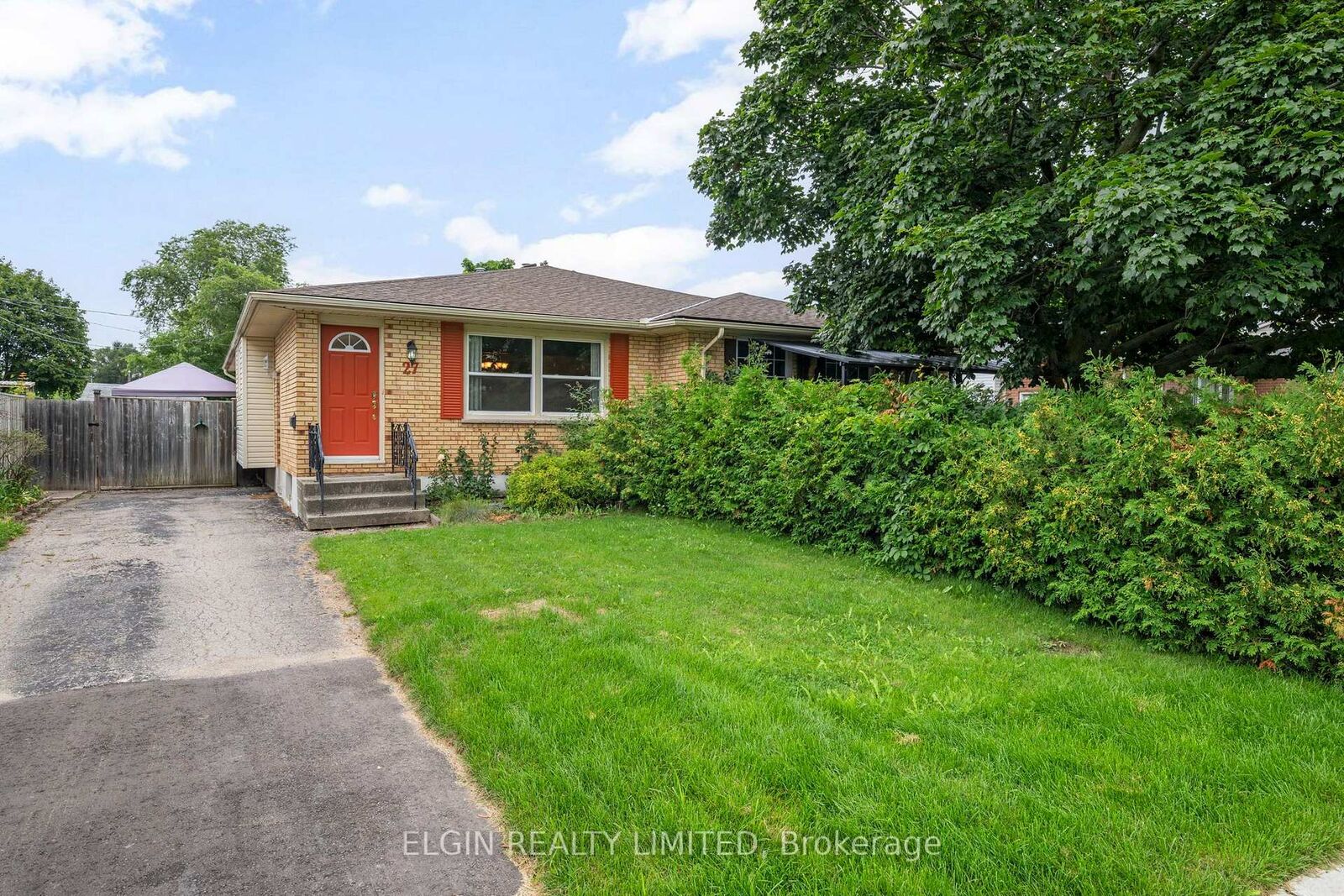Property Photo:  27 Vanier Place  ON N5R 5L2 