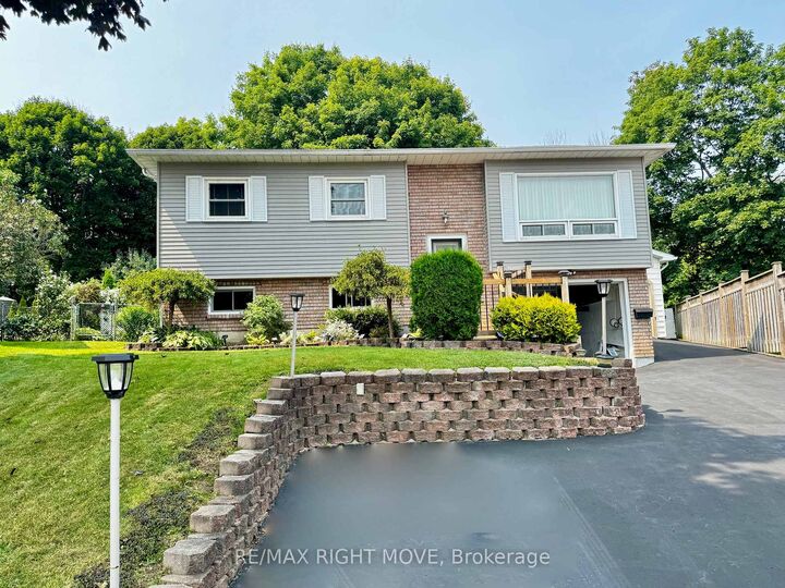 Property Photo:  8 Gaudaur Court  ON L3V 7B4 