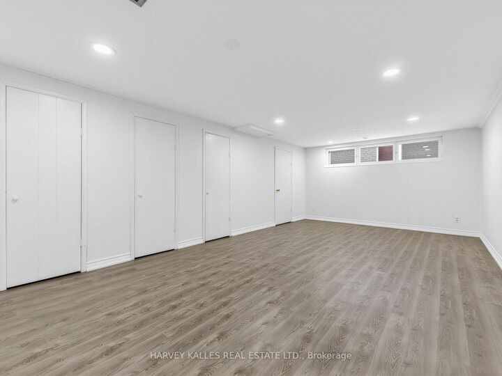 Photo de la propriété:  16 Terrydale Drive Basement  ON M3H 5M6 