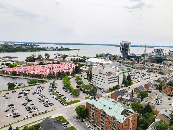 Property Photo:  350 Wellington Street 112  ON K7K 7J7 