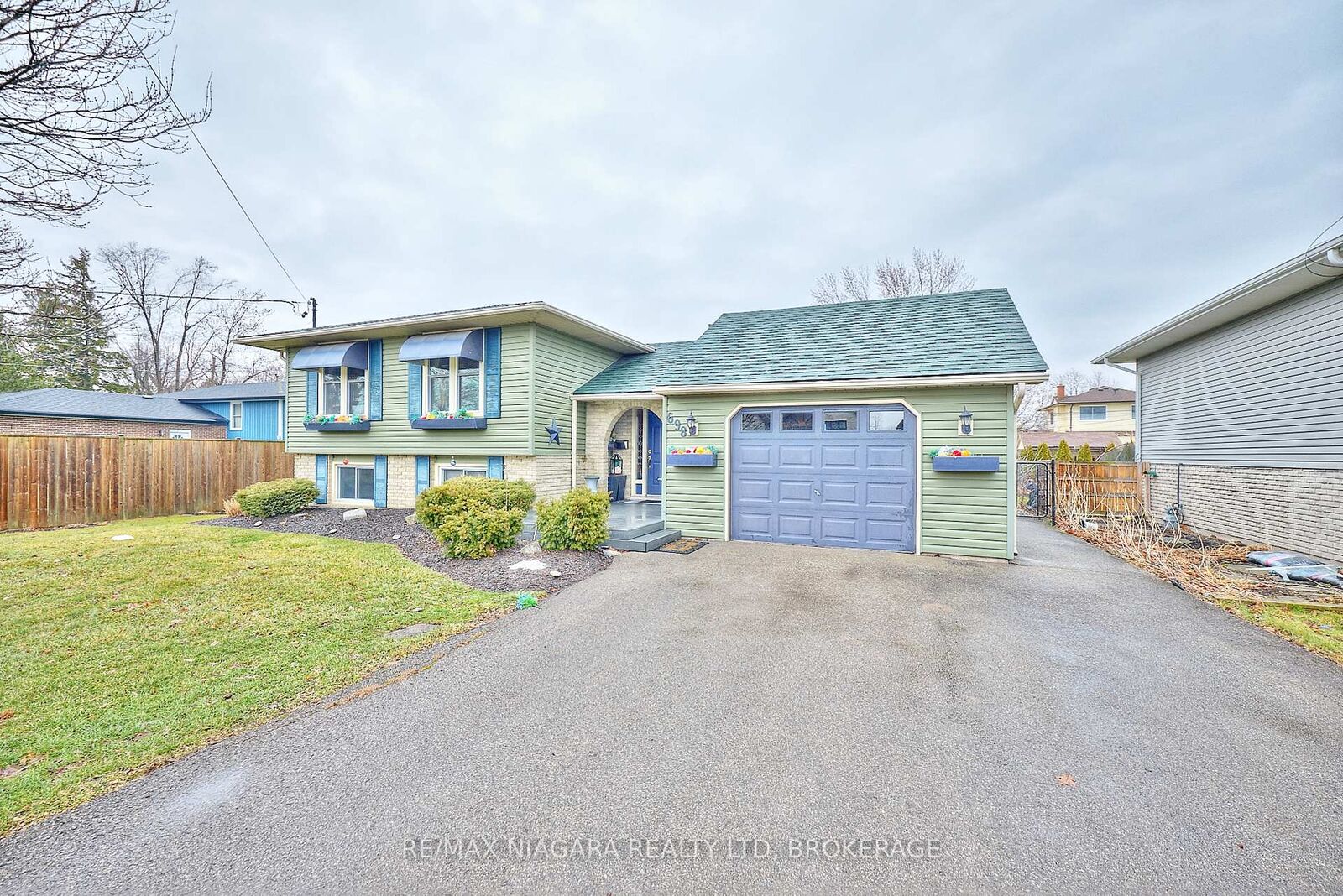 Property Photo: 698 Buffalo Road ON L2A 5T6