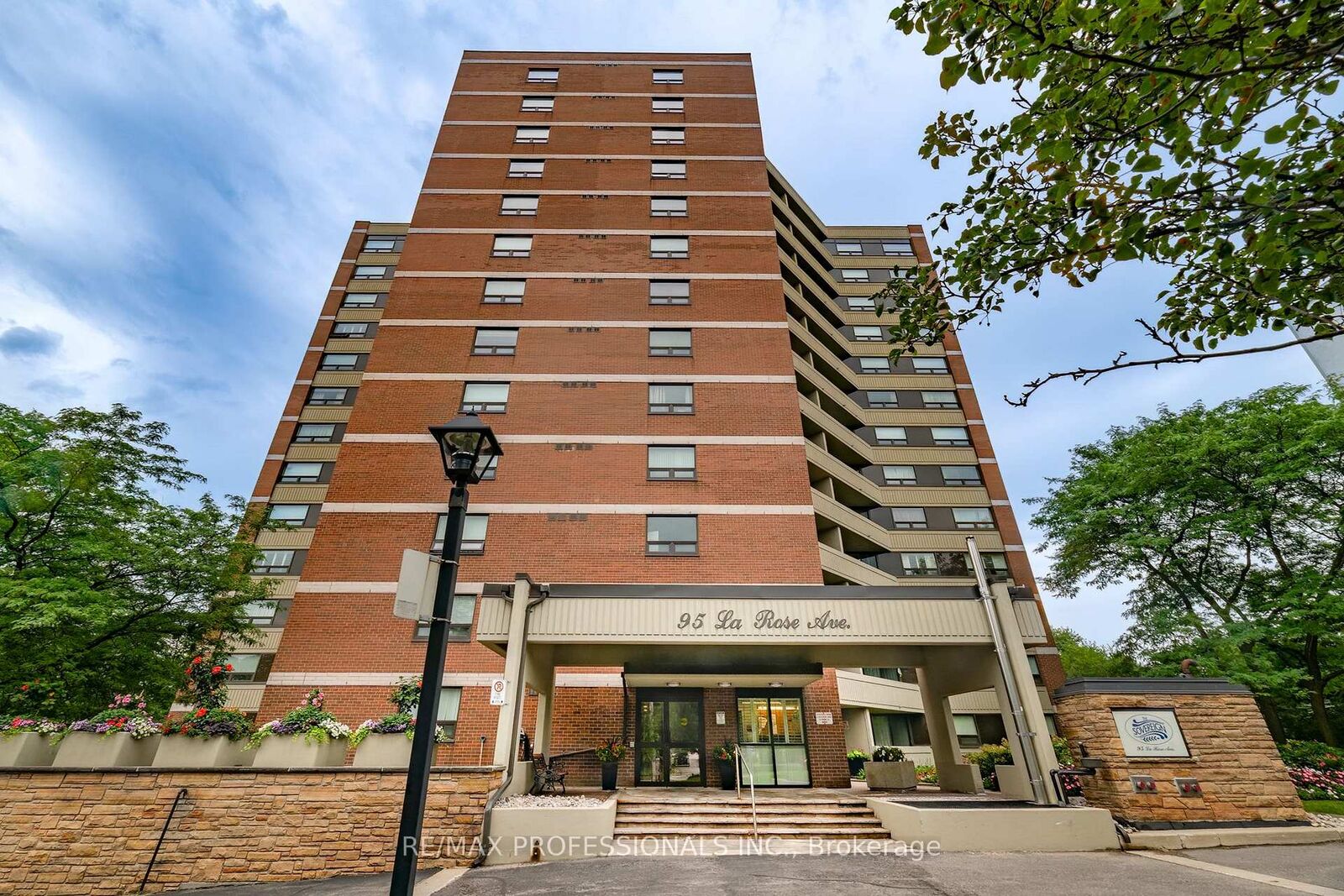 Property Photo:  95 La Rose Avenue 105  ON M9P 3T2 