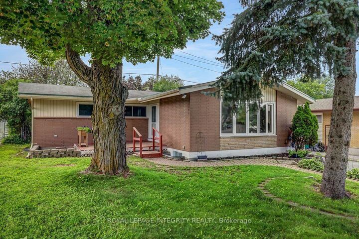 Property Photo:  1370 Highgate Road  ON K2C 2Y6 