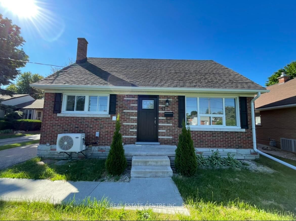 Property Photo: 41 Belleview Avenue Lower ON N2B 1G4