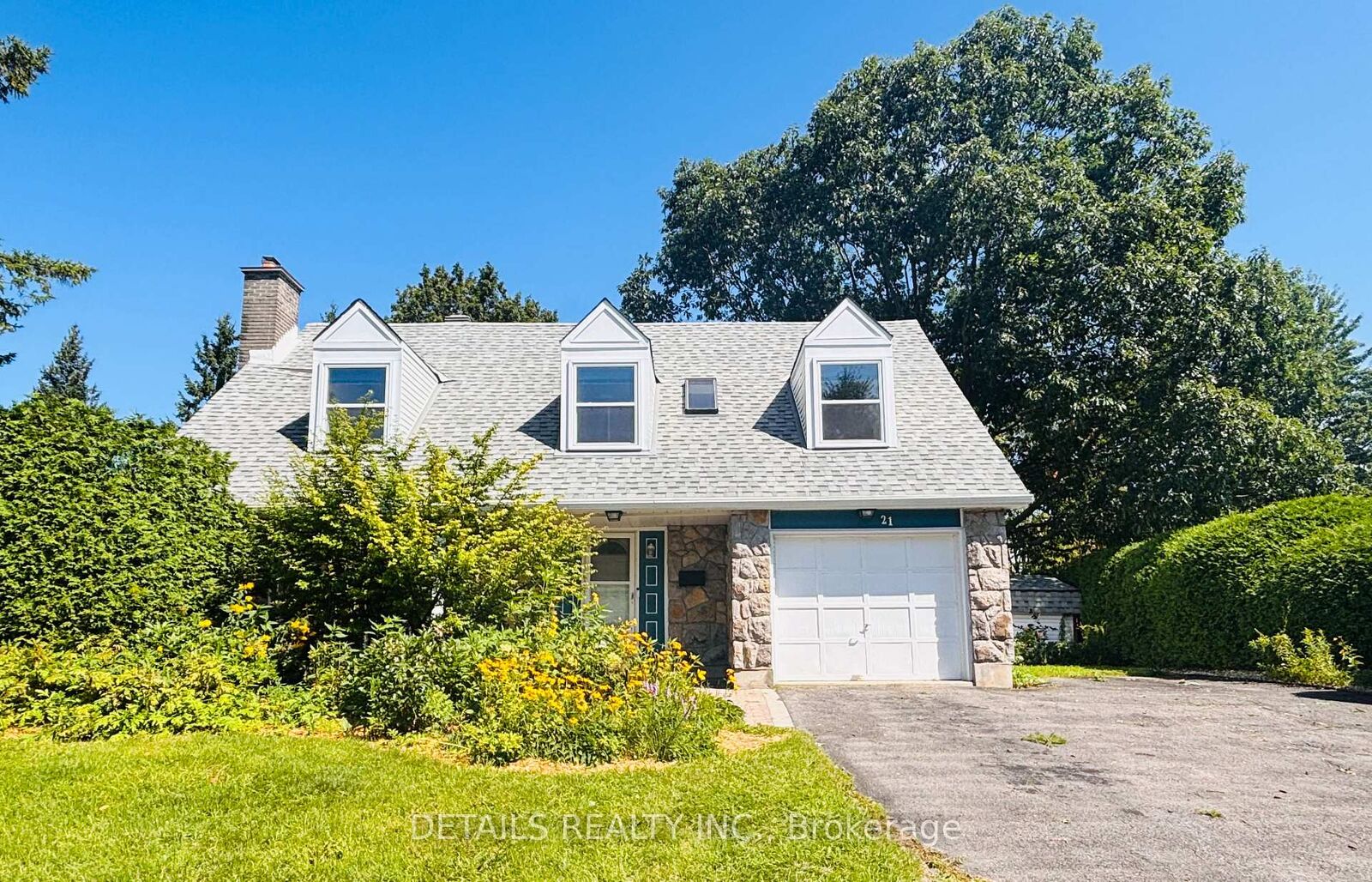 Property Photo:  21 Seymour Avenue  ON K2E 6P4 