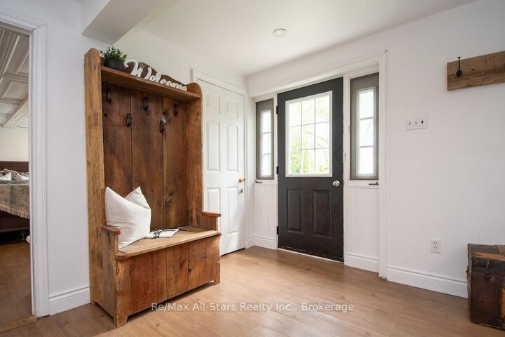 Property Photo:  9 Riverside Drive  ON K9V 0H6 