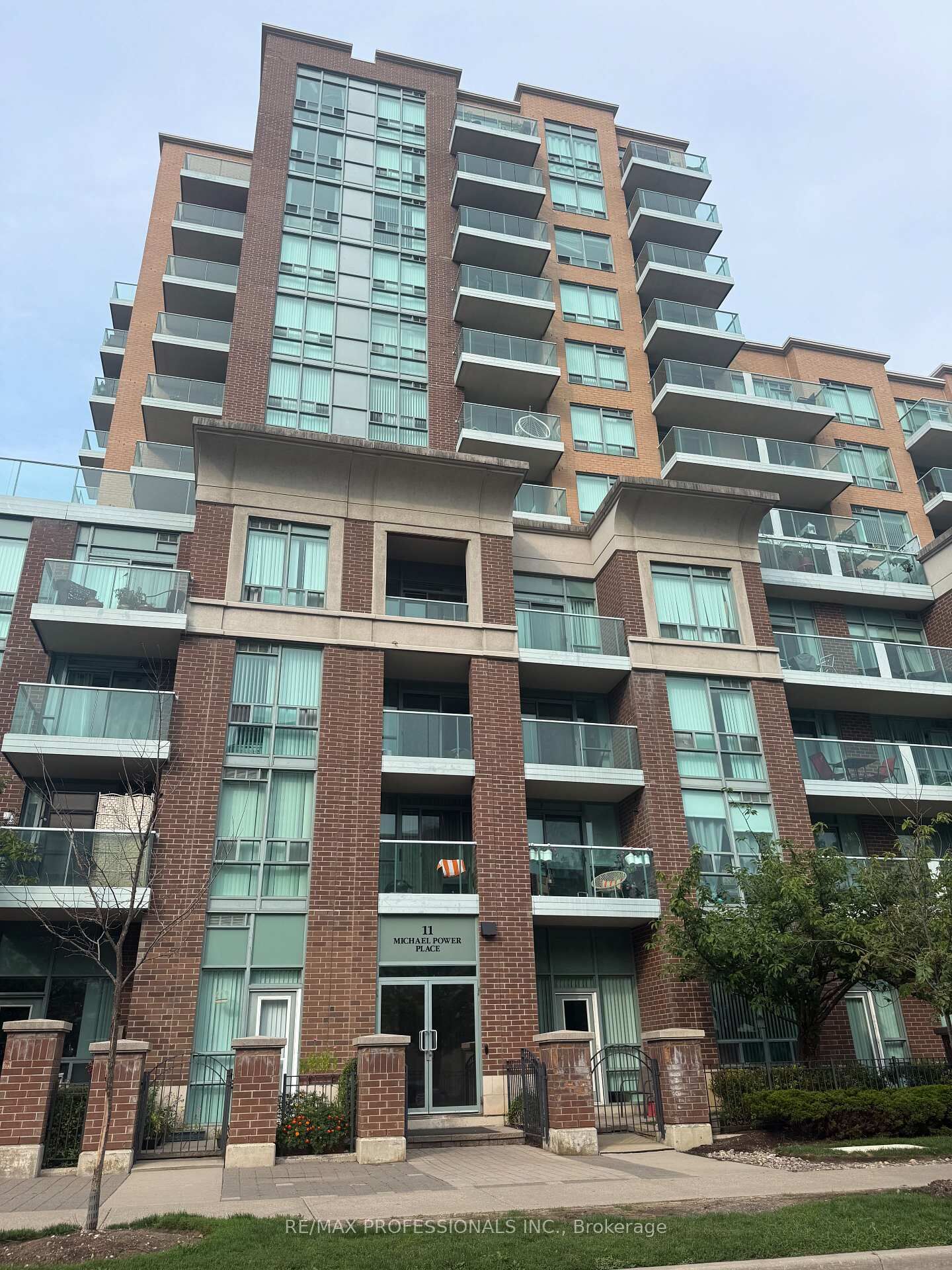 Property Photo:  11 Michael Power Place 101  ON M9A 5G3 