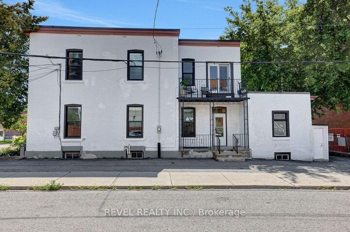 Property Photo: 52 Lebreton Street N ON K1R 7H4