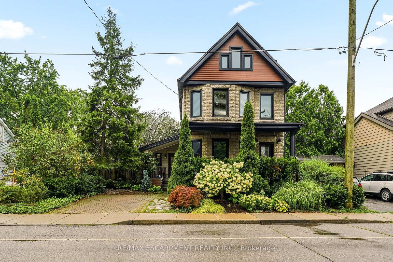 Property Photo:  359 Herkimer Street Upper  ON L8P 2J2 