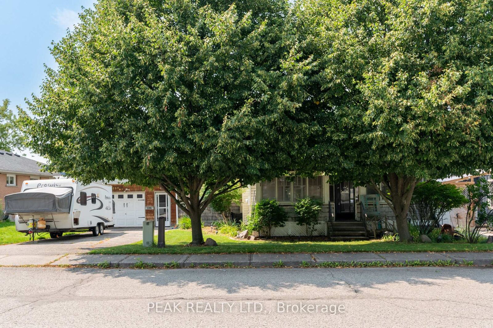 Photo de la propriété:  186 Norwich Avenue  ON N4S 3V6 