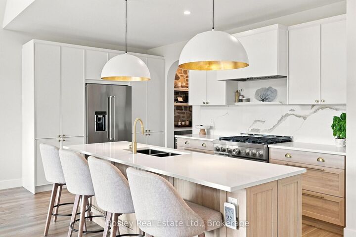 Property Photo:  168 Chestnut Street  ON L9Y 5T5 