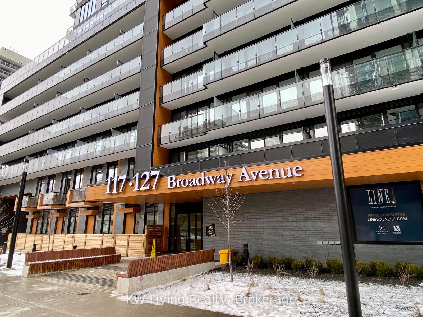 Property Photo:  117 Broadway Avenue 201  ON M4P 1V3 