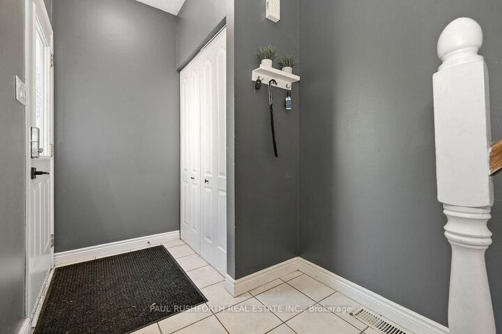 Property Photo: 5 Sonnet Crescent D ON K2H 8W8