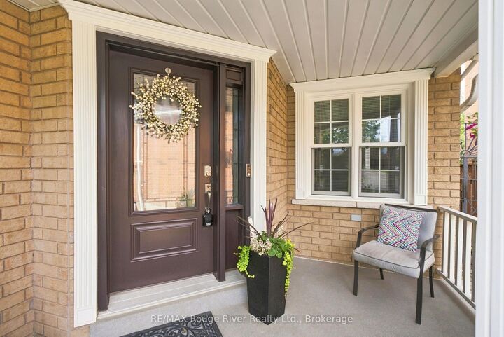 Property Photo: 26 Woodlands Avenue ON L1R 2S9