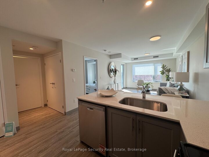 Property Photo:  1015 Innisfil Beach Road 511  ON L9S 1T3 