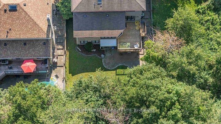 Property Photo: 987 Copperfield Drive ON L1K 2E9
