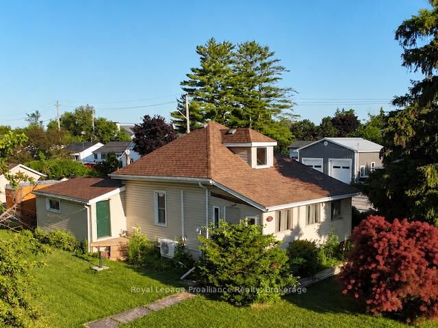 Property Photo:  252 Sidney Street  ON K8V 2T4 