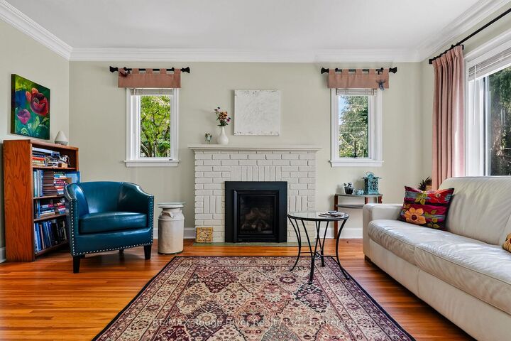 208 Albert Street — photo 1