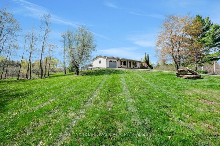 1505 7th Line — photo 1
