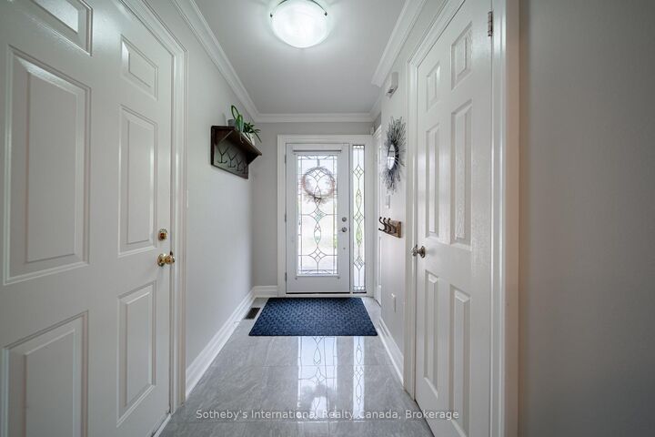 Property Photo: 339 Ravineview Way ON L6H 6S6