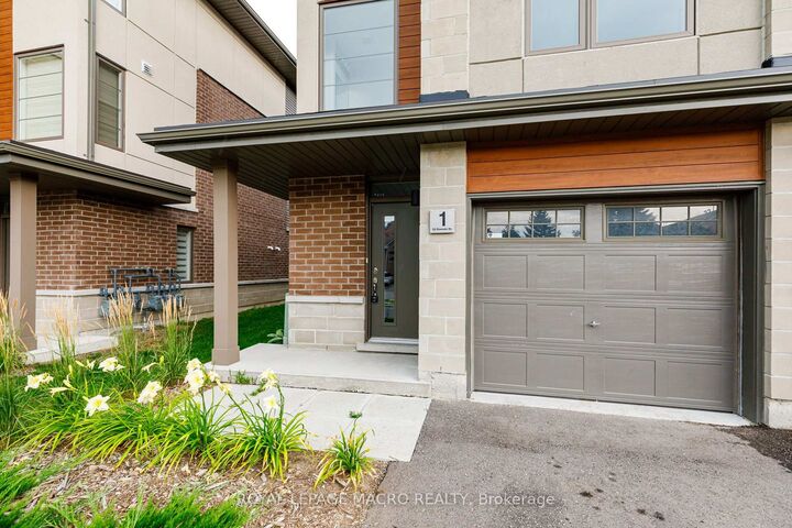 Property Photo: 33 Dawson Drive 1 ON L9Y 5T1