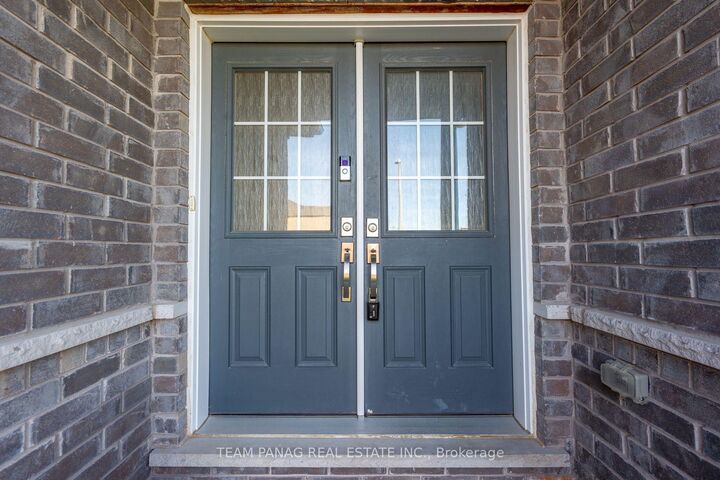 Property Photo: 141 Crow Street ON L3B 5N8
