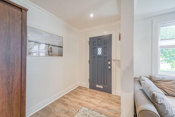 Property Photo: 379 Madison Avenue ON K2A 0B6