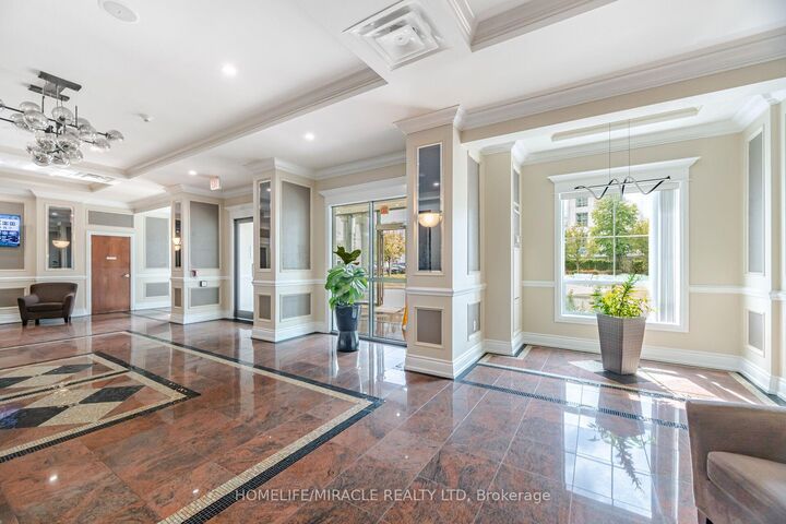 Property Photo:  8 Rosebank Drive 8  ON M1B 5Z3 