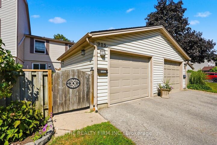 Property Photo:  905 Dalhousie Drive  ON N6K 1M8 
